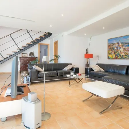 R6 Casa Mariners Villa